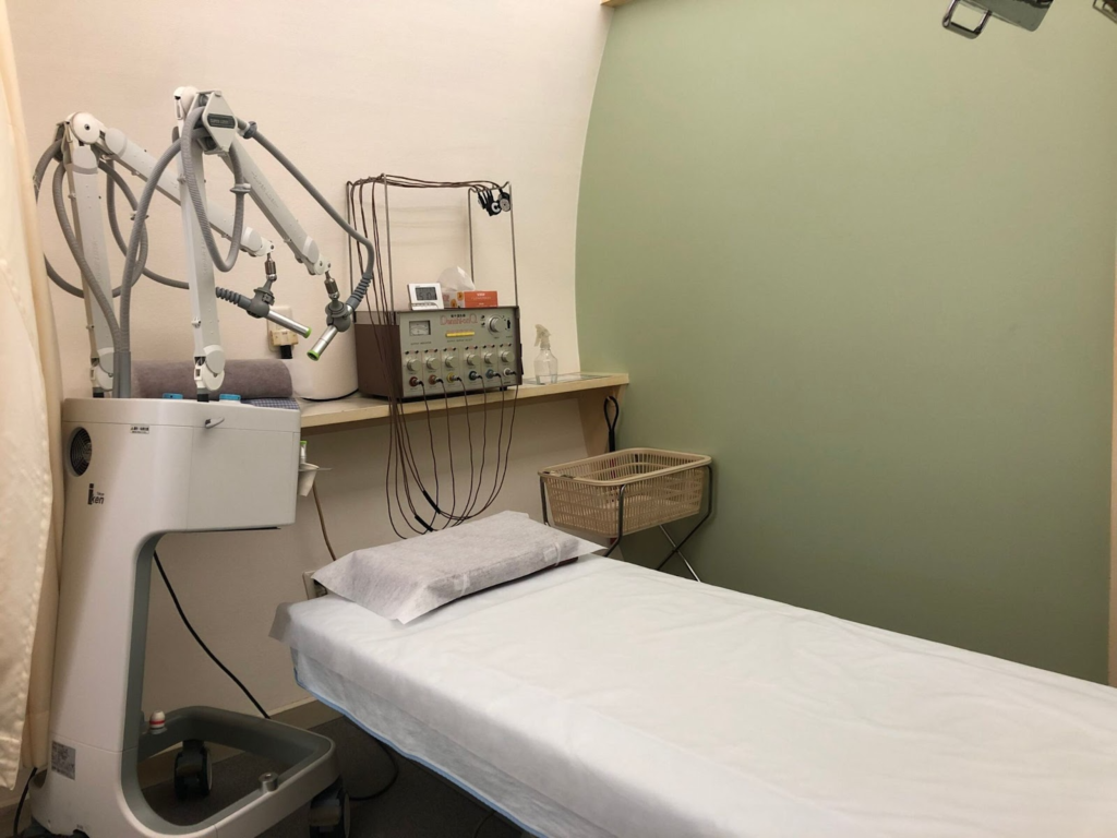 妊活中にお灸で冷え対策?鍼とお灸の違いや施術内容などご紹介|明生鍼灸院